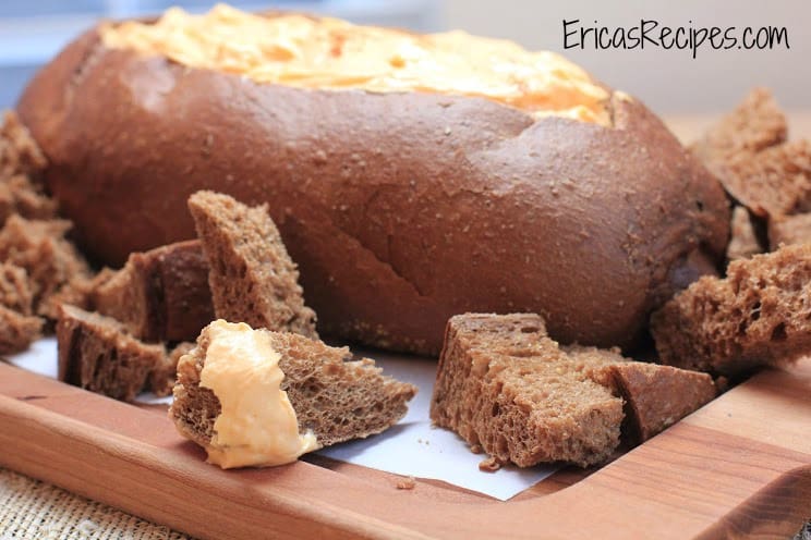 Cheddar Beer Pumpernickel Bread Dip