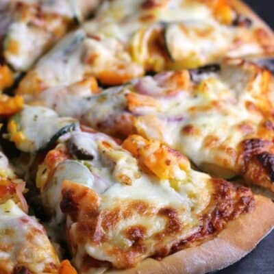 Chicken Gyro Pizza. Mediterranean toppings make for a deliciously inspired pizza. http://wp.me/p4qC4h-2Iw