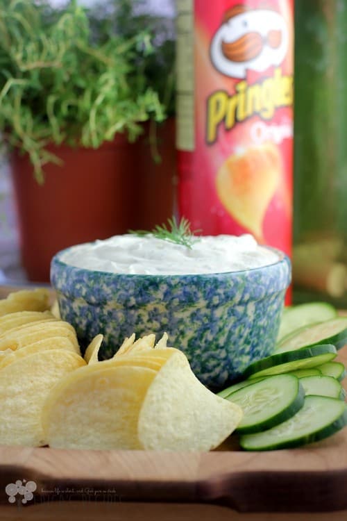 Light and Creamy Horseradish and Dill Dip