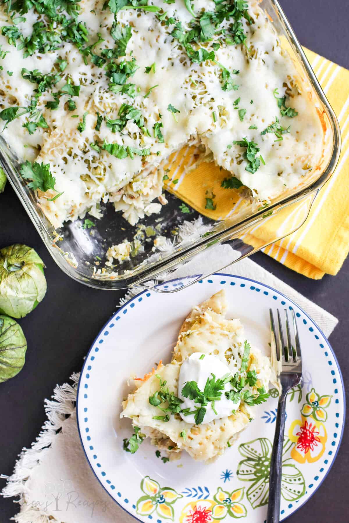 Slow Cooker Salsa Verde Chicken - Love Bakes Good Cakes