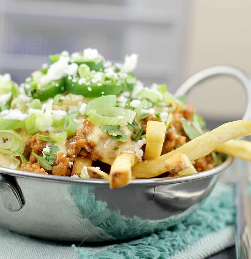 close view showing the layers on poutine