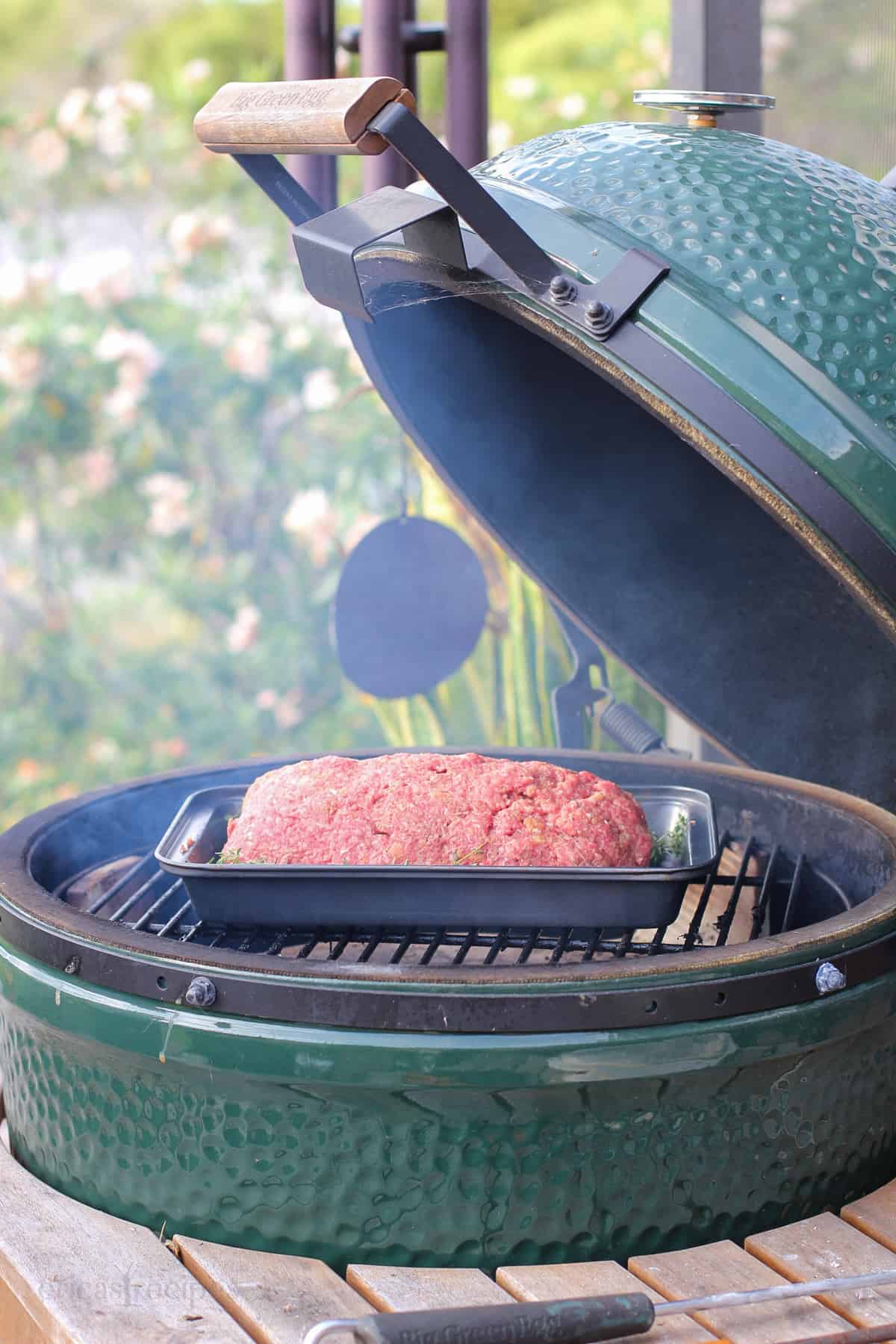 meatloaf on open Big green Egg